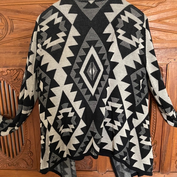 Sweater - Picture 2 of 5